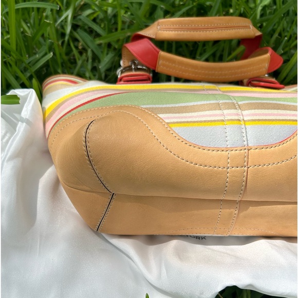 Vintage Coach Hampton Daisy Multicolored Tote with Original Dust-bag - Picture 8 of 13